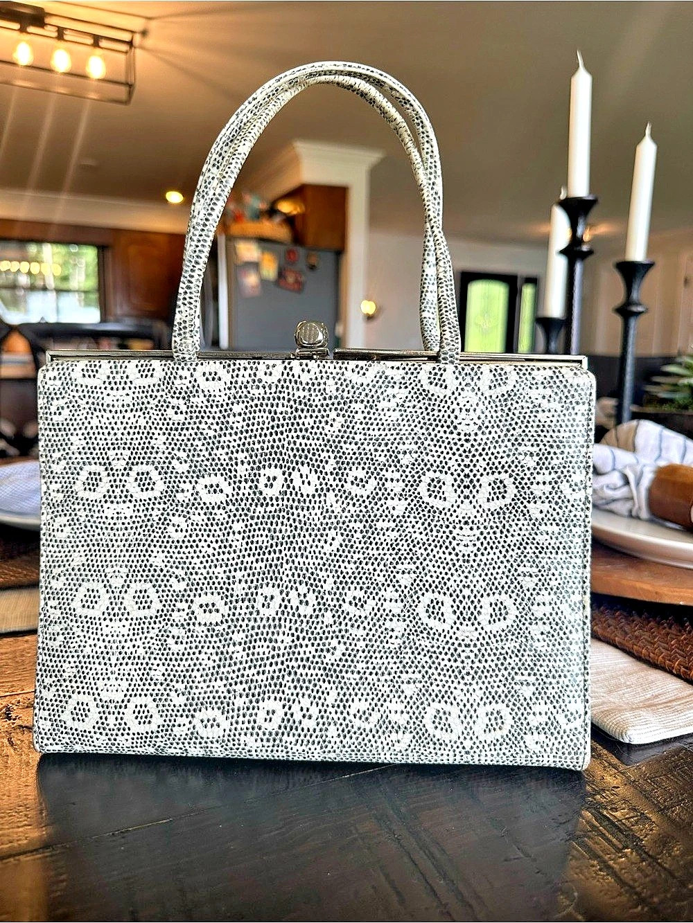 Mar- Shel Vintage Frame Tote in White & Black